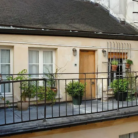 Nest In Apartment *